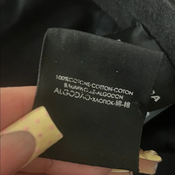 Balenciaga Black Cap with Red Logo Embroidery - Picture 3 of 8